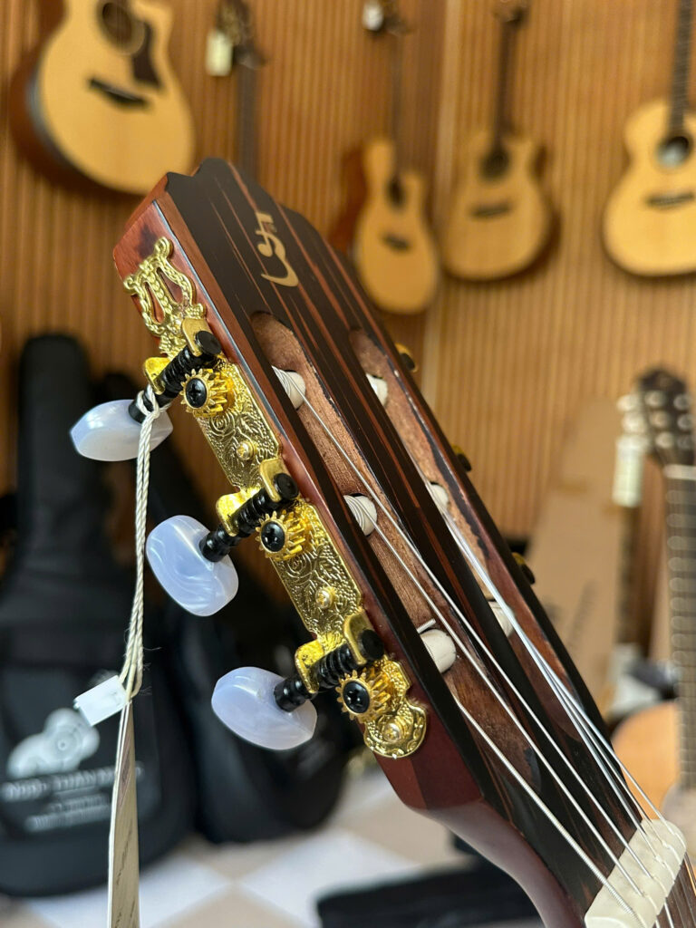 Đàn guitar cổ điển Ba Đờn DAM150 nhỏ gọn