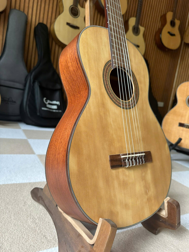 Đàn guitar Ba Đờn DAM-150 mặt gỗ thông Sitka
