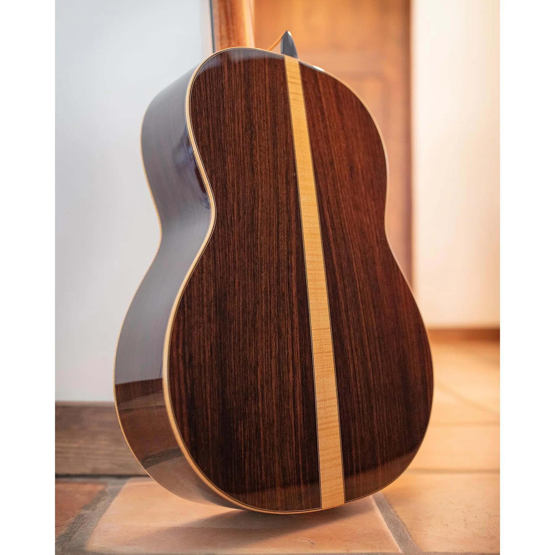 Cordoba C12 CD 12 Góc chụp toàn cảnh đàn guitar classic Cordoba C12 CD gỗ tuyết tùng cao cấp
