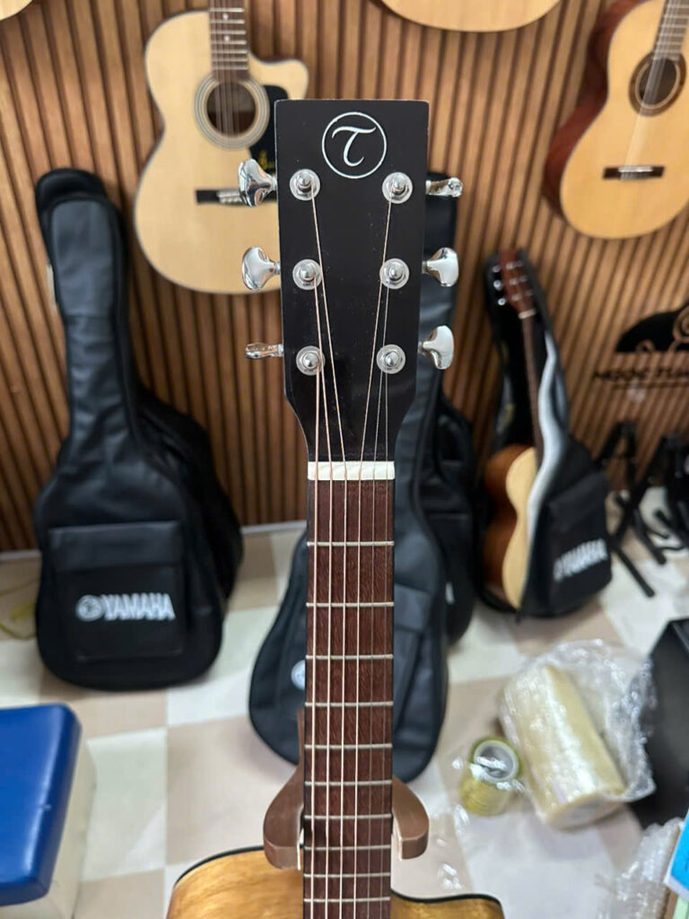 Đàn guitar Thanh AT 03 cần đàn