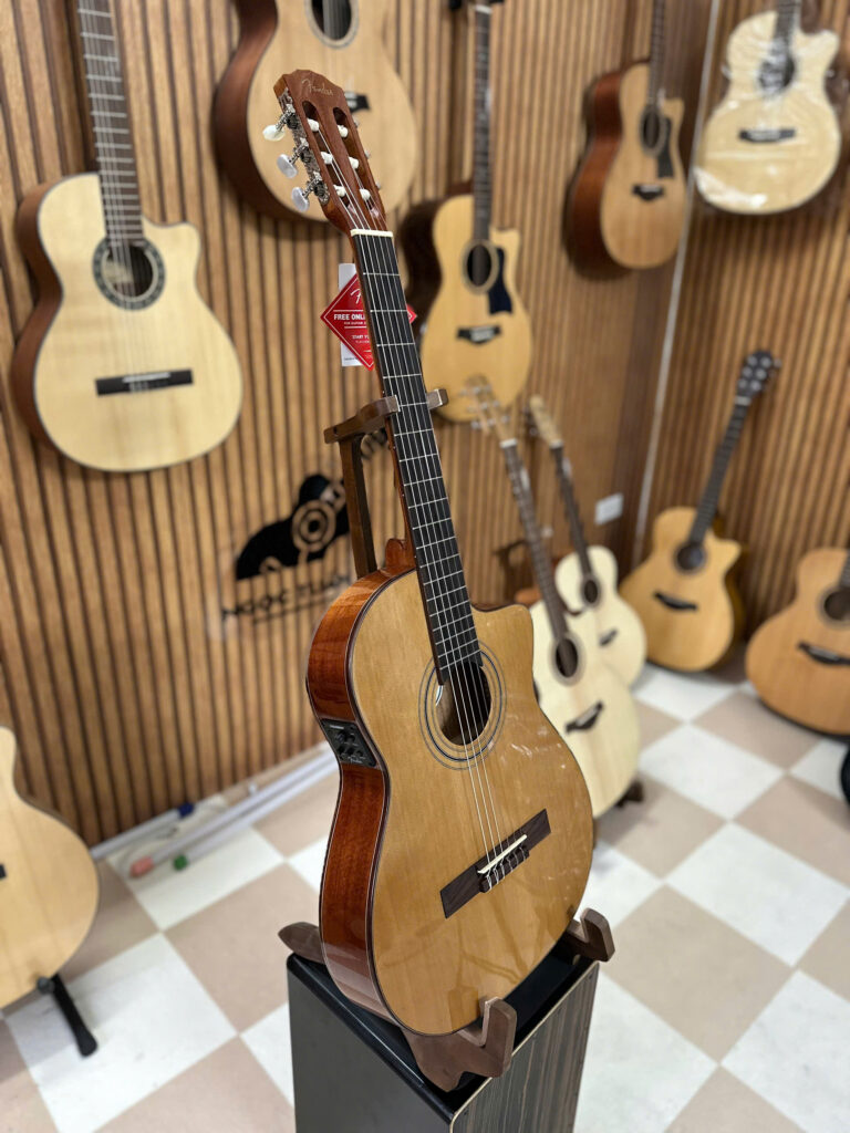 Guitar Classic Fender ESC-110 NSCE