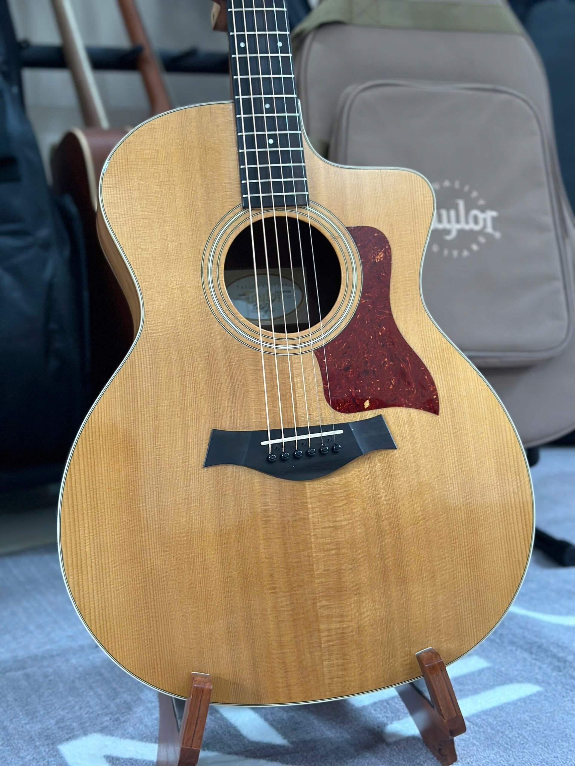Guitar Acoustic Taylor 214CE-K Chính Hãng 6 Guitar Acoustic Taylor 214CE-K Chính Hãng - Ảnh 6