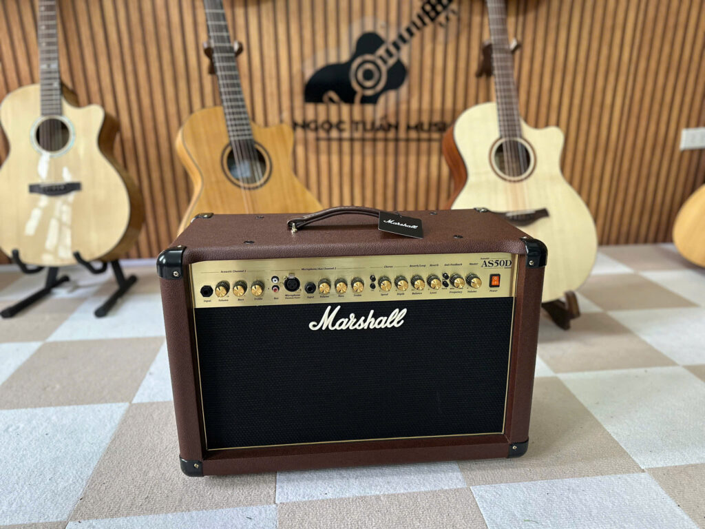 Ampli guitar acoustic Marshall Acoustic Soloist AS50D công suất 50 watt với 2 kênh, hiệu ứng Chorus và Reverb kỹ thuật số.