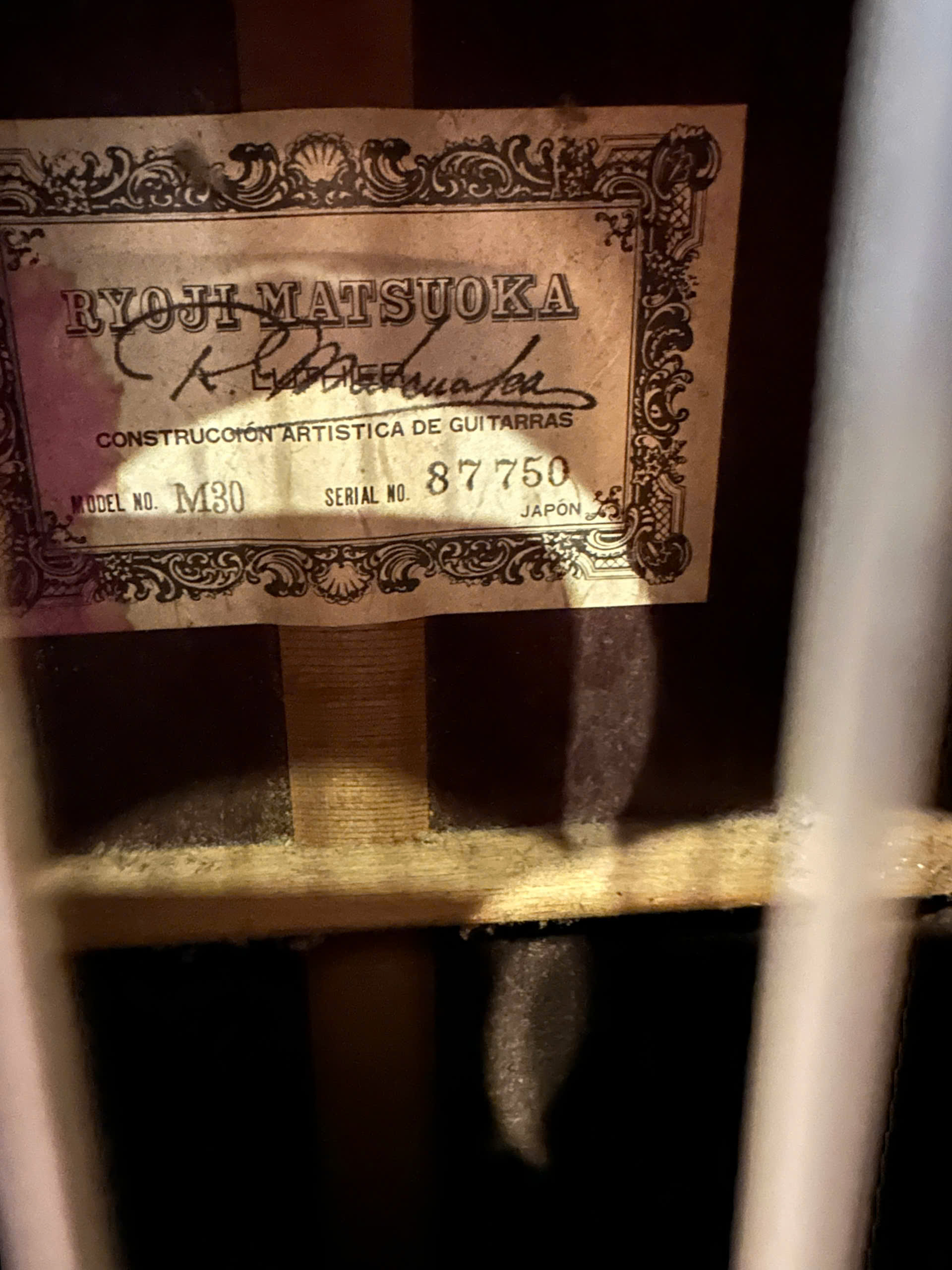 Guitar classic Matsuoka M30 - Like new 7 Guitar classic Matsuoka M30 - Like new - Ảnh 7