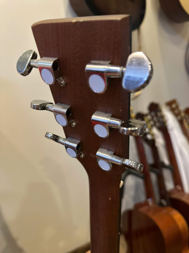 Thanh Guitar AT-04M - Hương Nắng Xuân 16 Đàn guitar Thanh Guitar AT-04M chính hãng Shopguitarhanoi