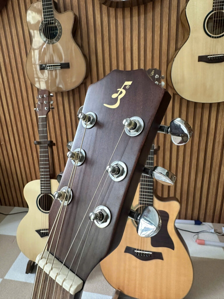 Guitar Acoustic Ba đờn J-150-D 22 Đàn guitar Ba Đờn J-150 cận cảnh đầu đàn