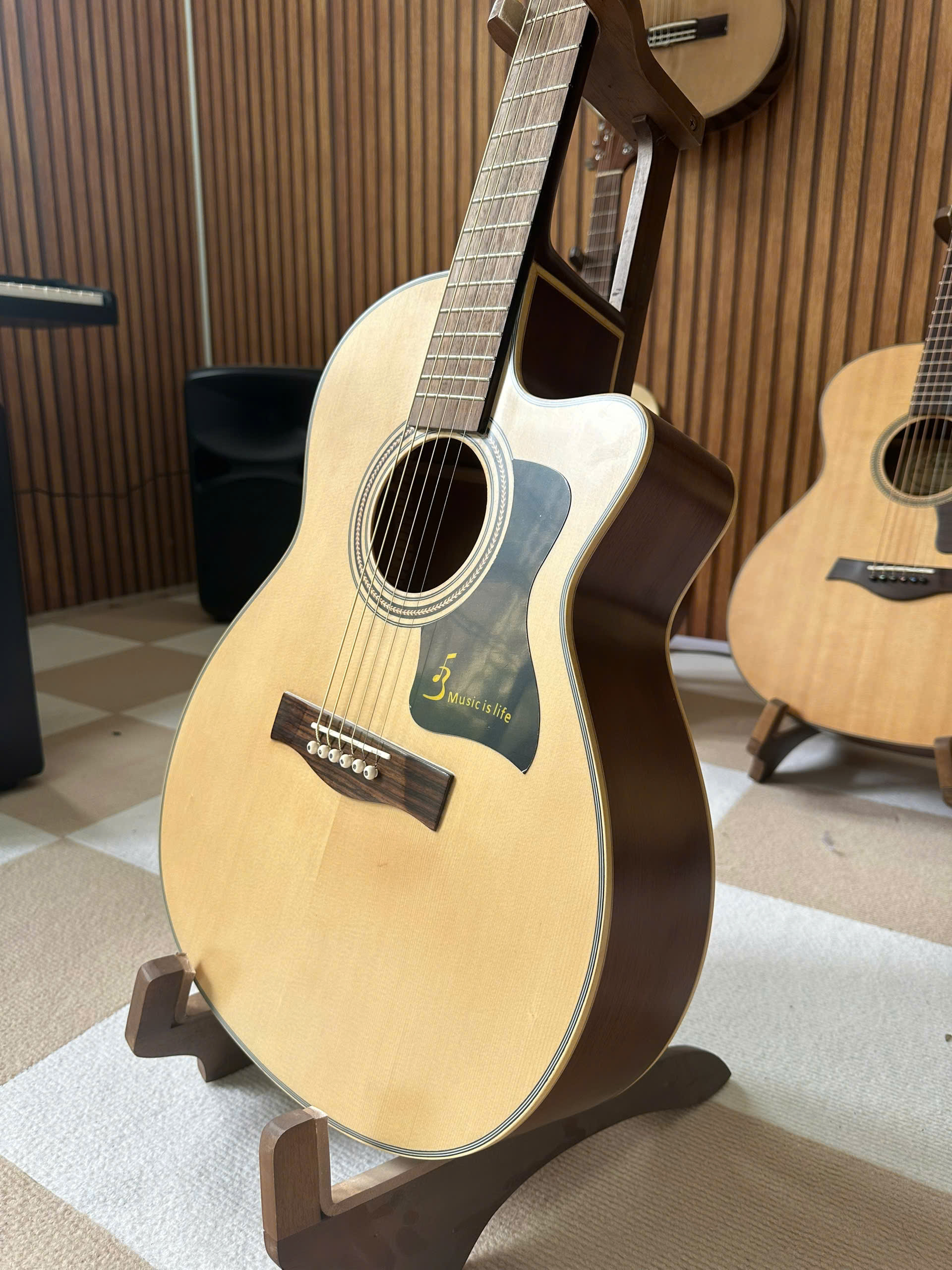 Guitar Acoustic Ba đờn J-150-D 4 Đàn guitar Ba Đờn J150 acoustic góc nghiêng