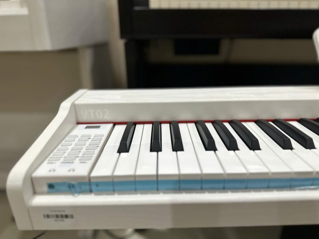 Đàn piano điện Victor VT02 màu trắng 88 phím