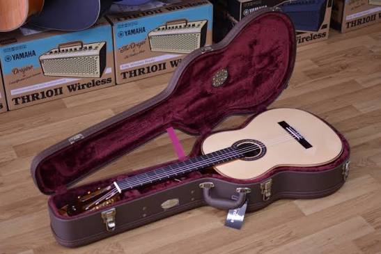 Cordoba C12 SP 13 Ảnh toàn cảnh đàn guitar classic Cordoba C12 SP thiết kế sang trọng đẳng cấp