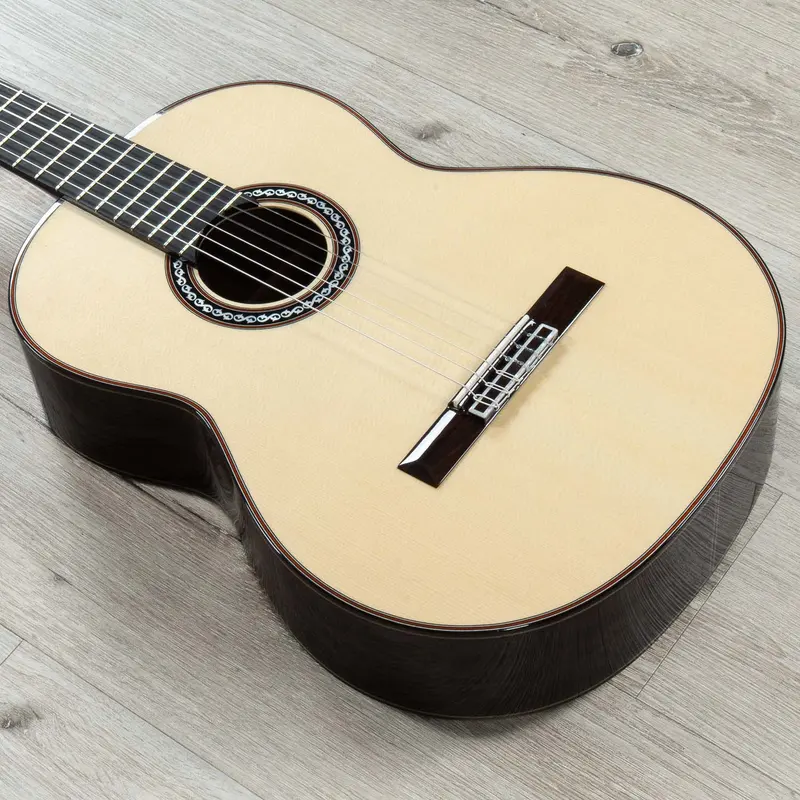 Cordoba C10 SP 19 Ảnh cận cảnh chi tiết thiết kế mặt gỗ đàn guitar Cordoba C10 SP cao cấp