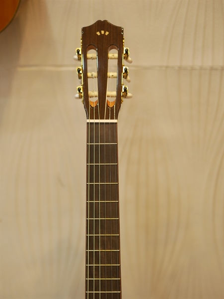 Cordoba C5 12 Cận cảnh bộ khóa đàn guitar classic Cordoba C5 chính hãng chất lượng cao