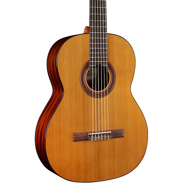 Cordoba C5 11 Hình ảnh toàn cảnh mặt trước đàn guitar classic Cordoba C5 gỗ tự nhiên