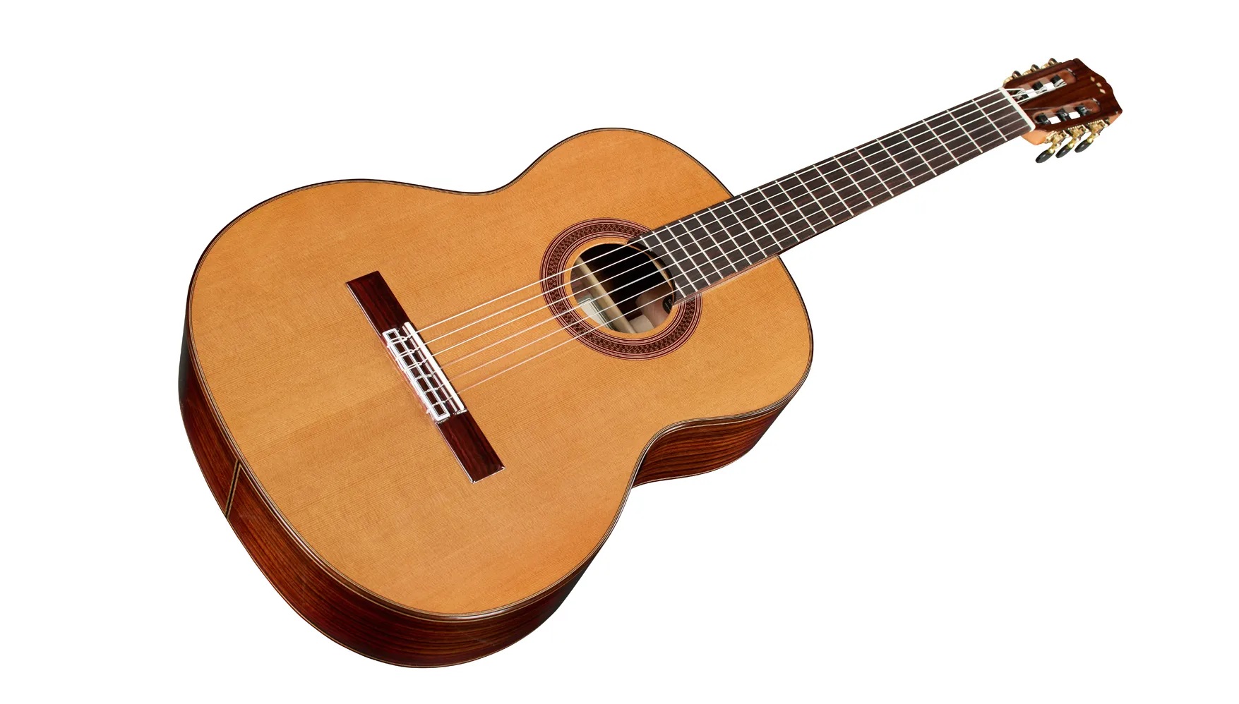Cordoba C7 CD 10 Góc chụp cận cảnh mặt top gỗ tuyết tùng của đàn guitar Cordoba C7 CD