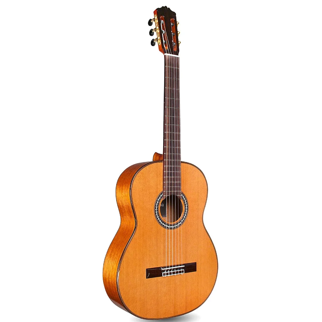 Cordoba C9 CD 14 Ảnh chụp toàn cảnh mặt trước đàn guitar classic Cordoba C9 CD sang trọng