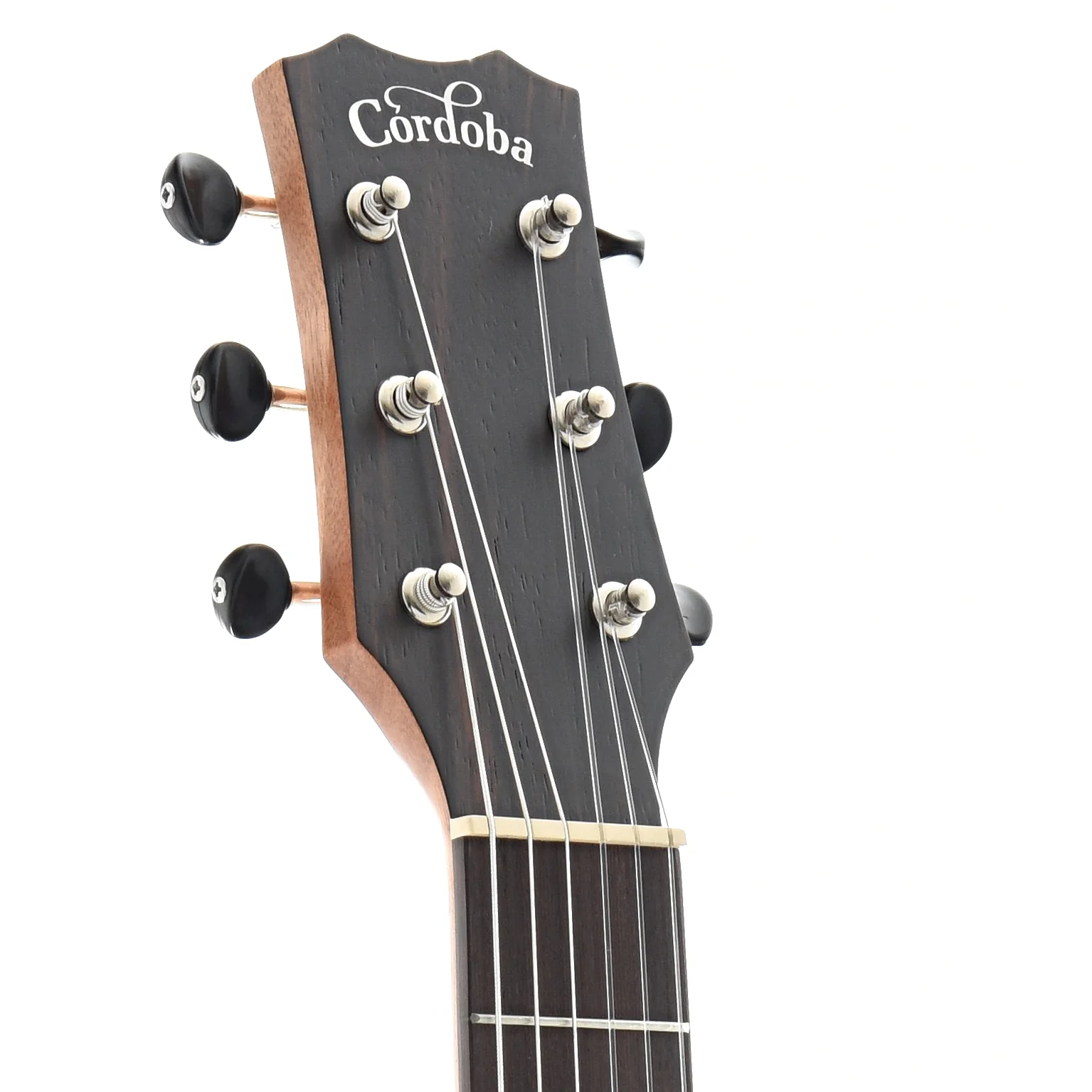 Cordoba Mini II EB-CE 13 Thiết kế bộ khóa đàn mạ chrome cao cấp giúp Cordoba Mini II EB-CE giữ dây ổn định bền bỉ