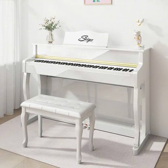Saiger SDP 150 14 Cận cảnh chi tiết bộ khóa đàn tinh xảo trên chiếc digital piano Saiger SDP 150 màu trắng sang trọng