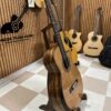 Mặt bên Guitar C-600-J thiết kế truyền thống