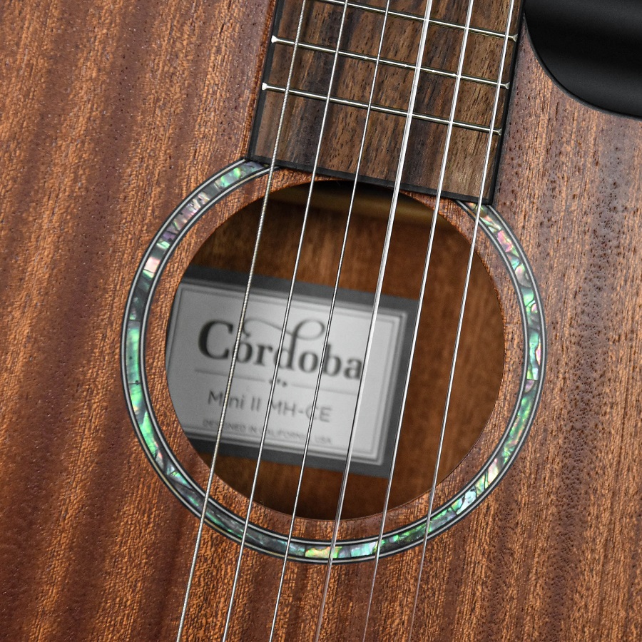 Cordoba Mini II MH CE 12 Hệ thống pickup chuyên nghiệp tích hợp trên cần đàn Cordoba Mini II MH CE hỗ trợ khuếch đại âm thanh