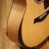 Đàn guitar acoustic Ba Đờn T600 với thiết kế vân gỗ tự nhiên